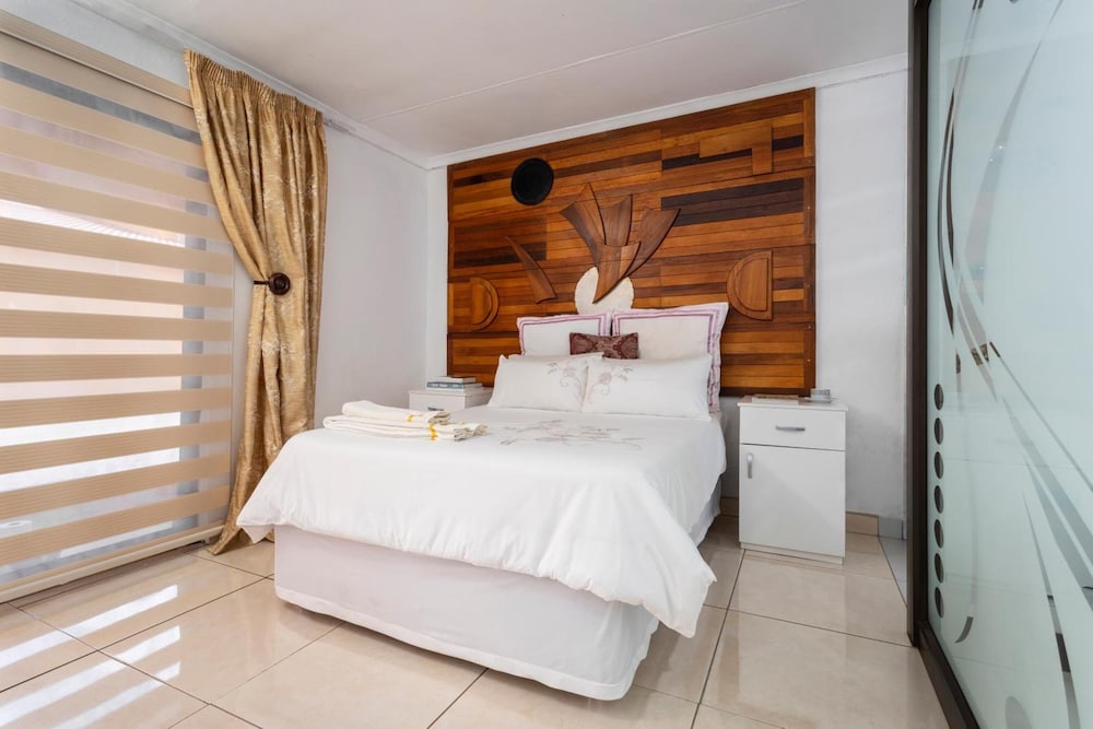 SelaMod Village guest House