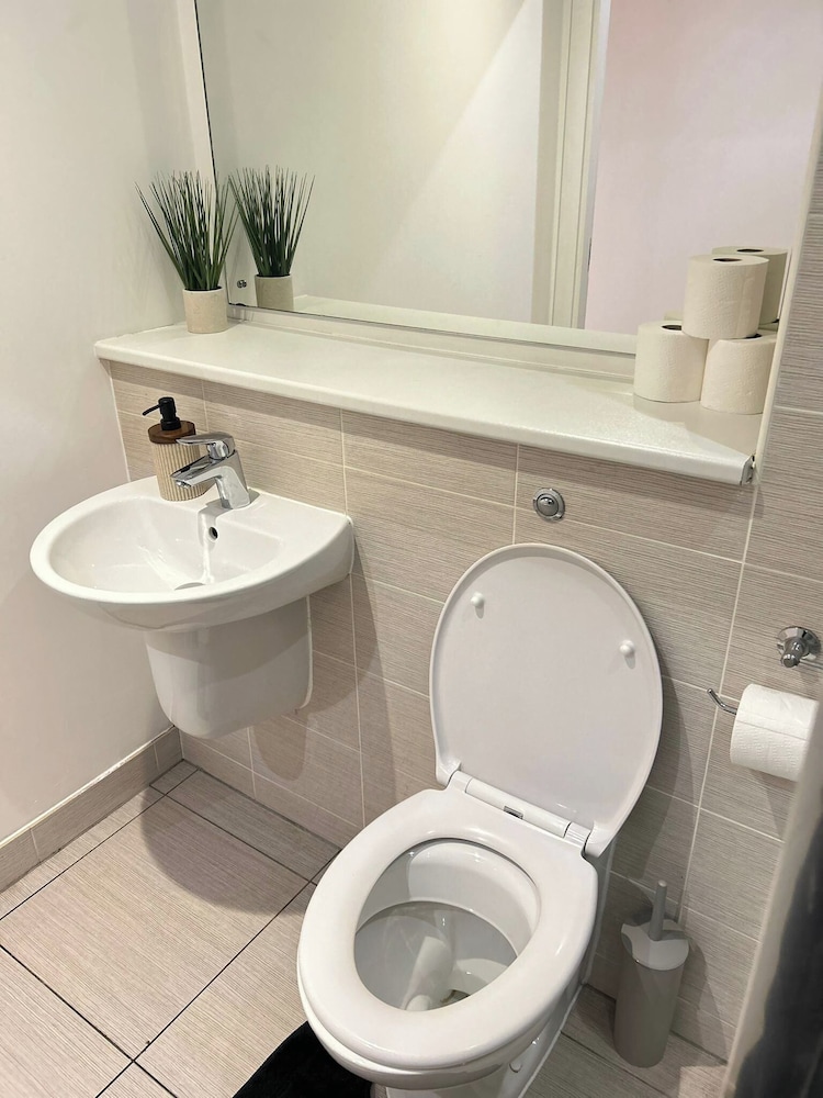 City Apartment-gym-terrace-games Room-free Parking