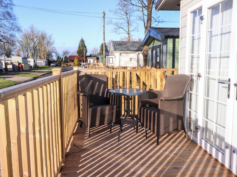 2 Willow Way