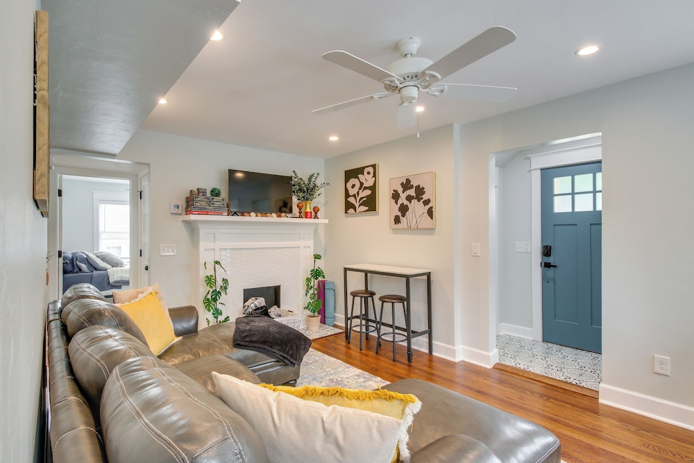 Convenient OKC Apartment: 4 Mi to Dtwn!