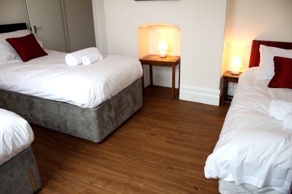 Stroud Vacations - Cotswolds Valley Accommodation-Excl Prop - Property Image 2