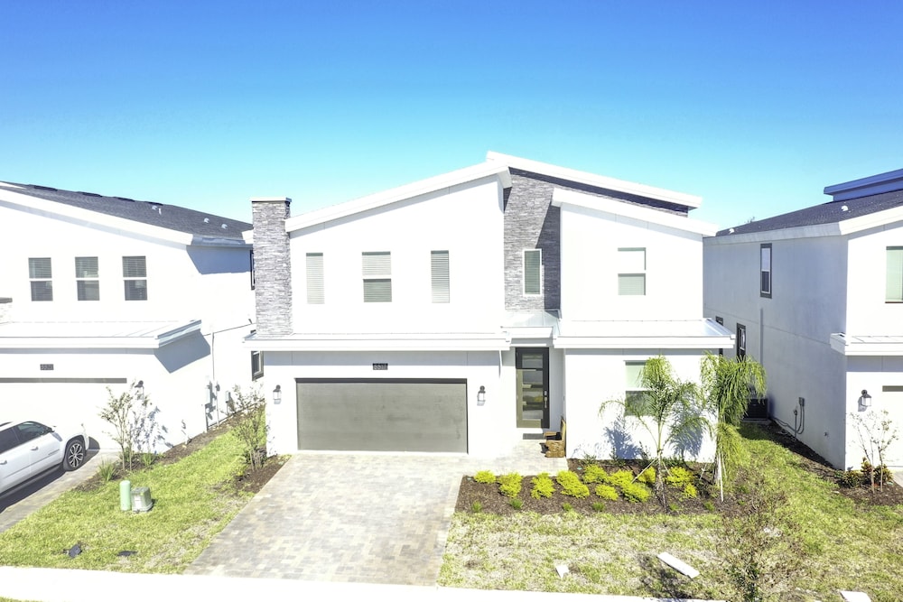 8817cbc - The Retreat At Championsgate 9 Bedroom Home