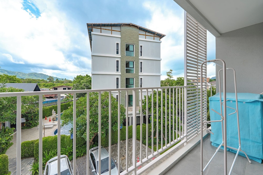 Modern Condo Walk to Rawai Beach C188