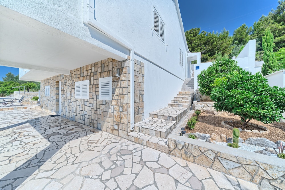 Apartment Lozovina - Panoramic Sea View view 3