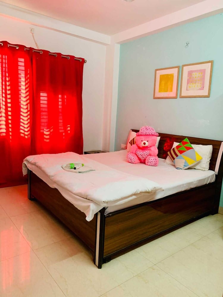 Green Orbit Hotel
