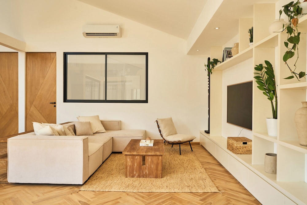 White Villa by Betterplace