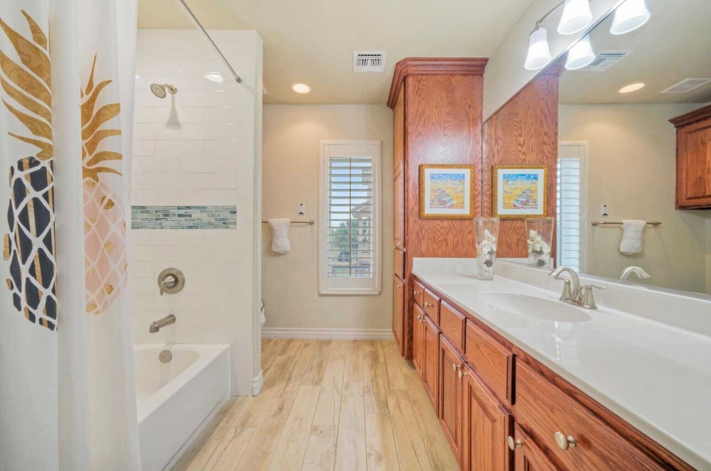 2 Homes, Sleeps 22 Steps to the Beach, Private Pool, Fire Pit, Balcony Views
