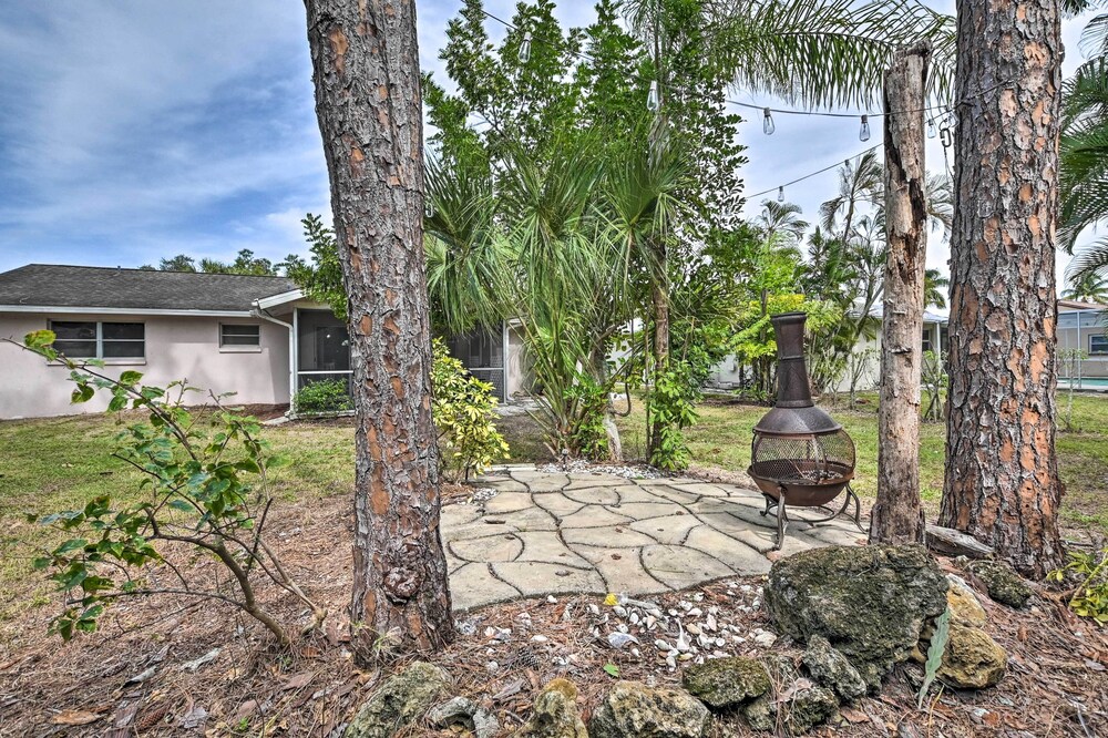 Family-friendly Home ~ 4 Mi to Naples Beach & Pier