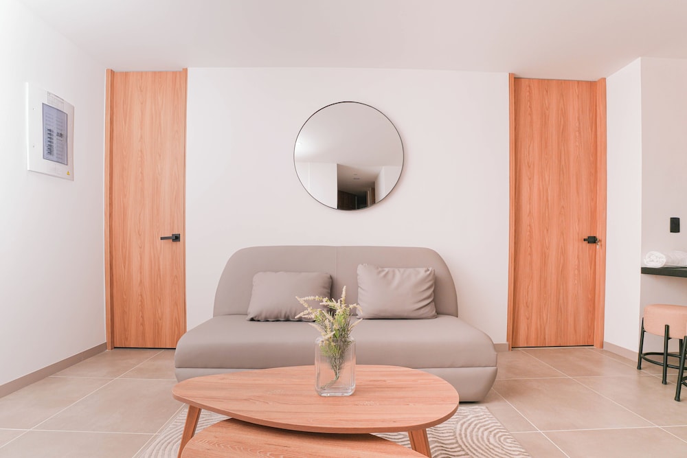 Metropolitan Living by HOUSY