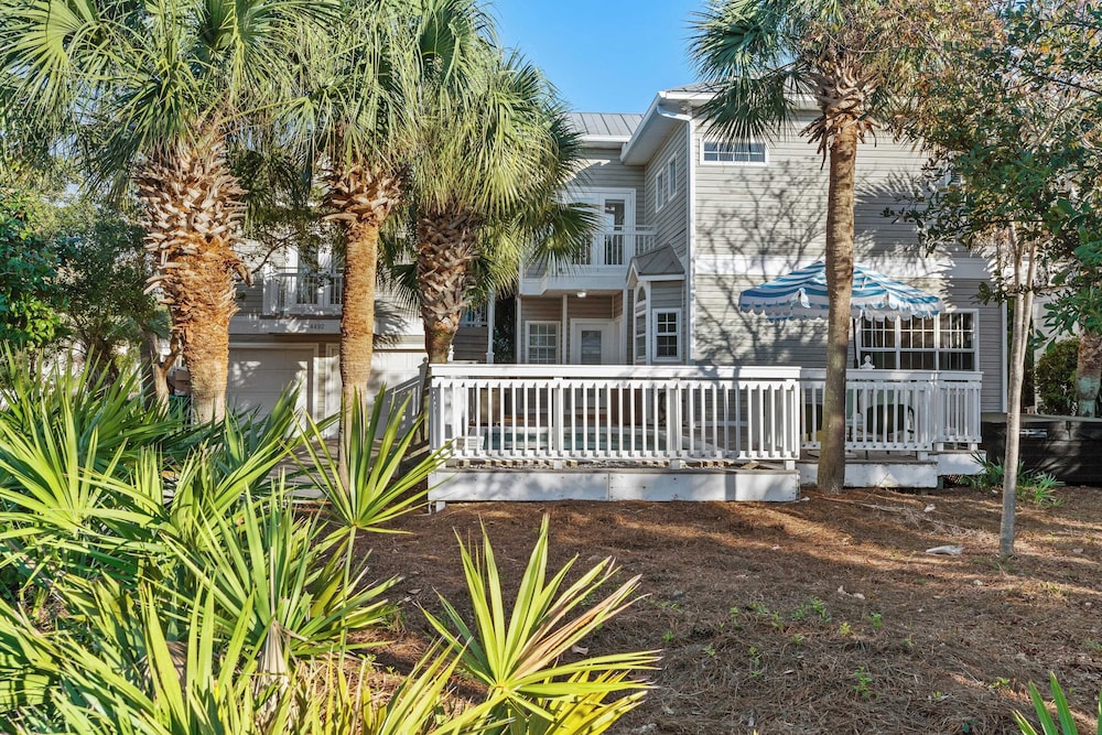 Steps to Beach! Arcade Game Room, Pool + Hot Tub Calico Scallop by Avantstay