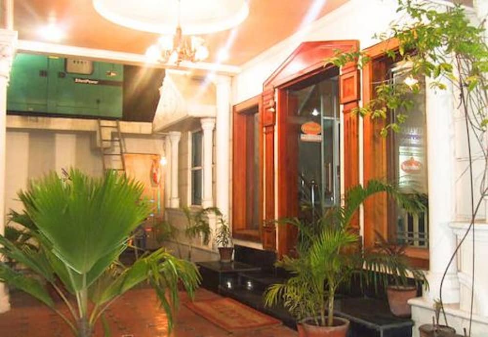 Lobby & Reception
