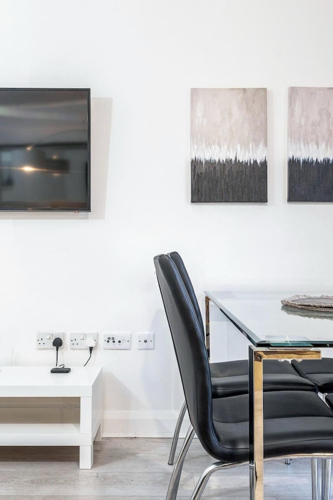 City Central London Apt Balcony, Parking, Sleeps 3