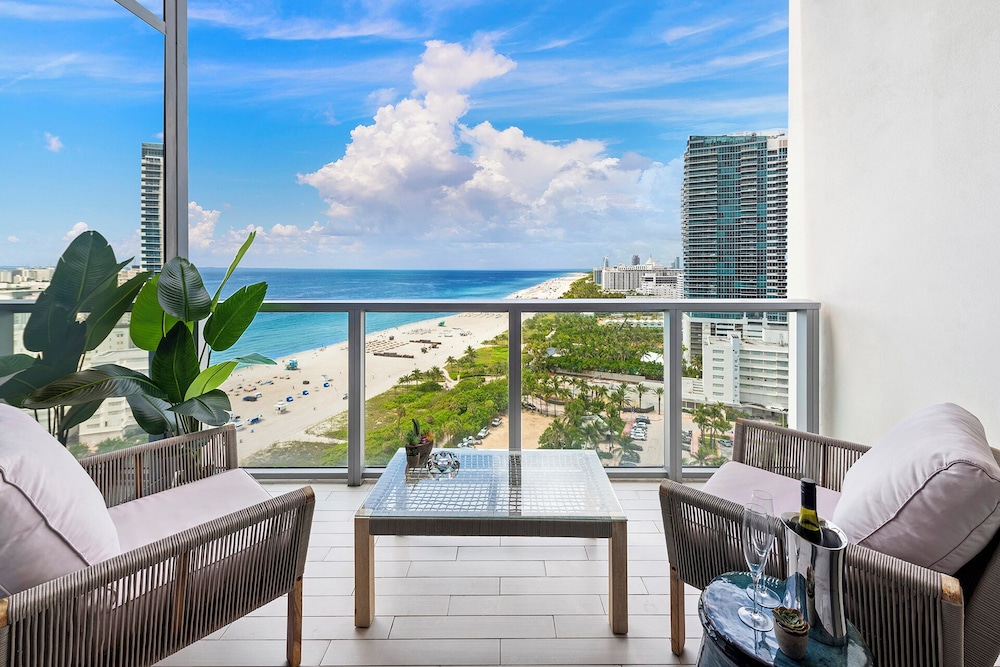 Luxury Vacation Rentals in South Beach by LRMB