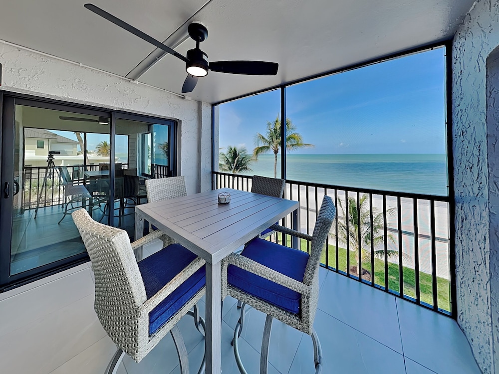 Seaside 3 by Distinctive Beach Rentals