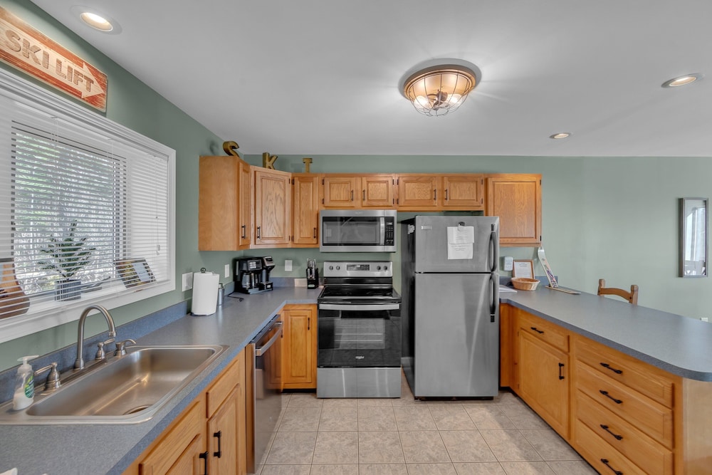 Lies 18n - Cozy & Scenic Mountain Retreat 3 Bedroom Townhouse by The Summit at Gore Mountain