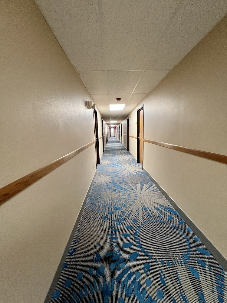 Reston Inn & Suites view 4