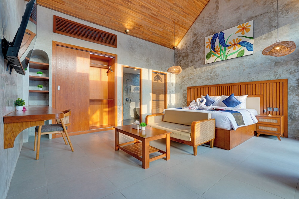 LaLuxe Villa and Residence