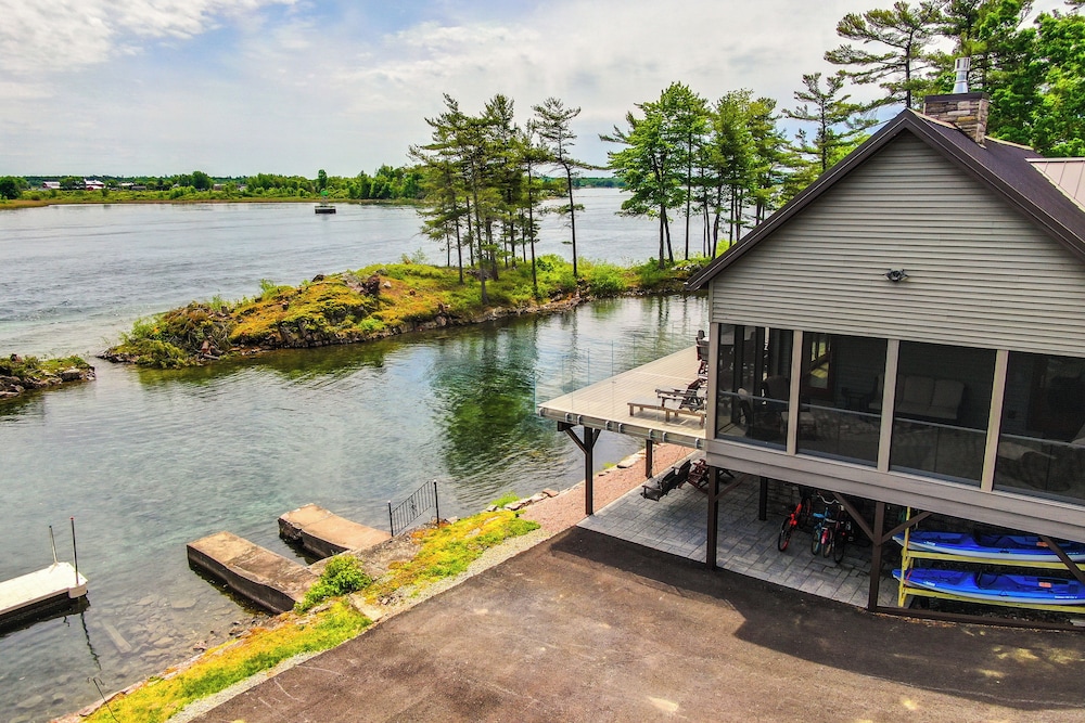 Hot Tub Dock: Waterfront Wellesley Island Home! - Property Image 7