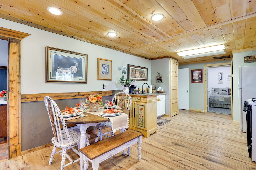 Quiet Eagar Retreat Near Lakes, Hiking & Hunting!