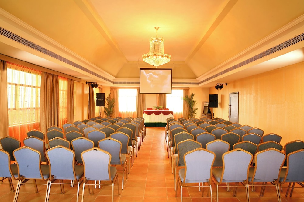 Regant Lake Palace
