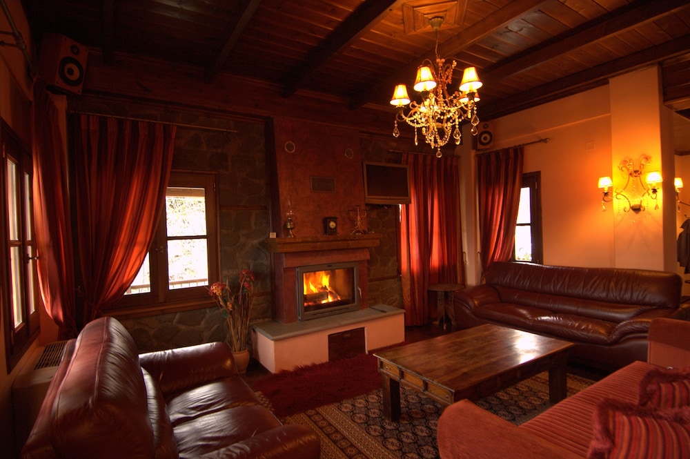 Kroupi Hotel