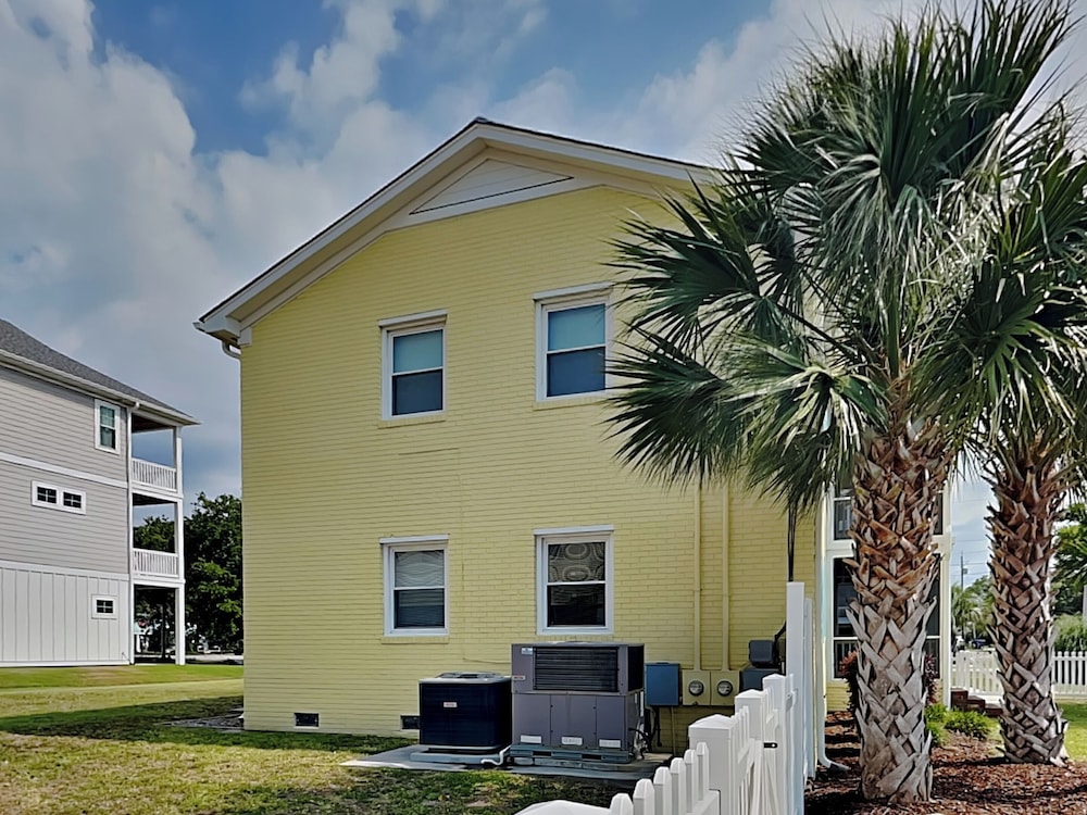 Dooley's Place by Carolina Retreats