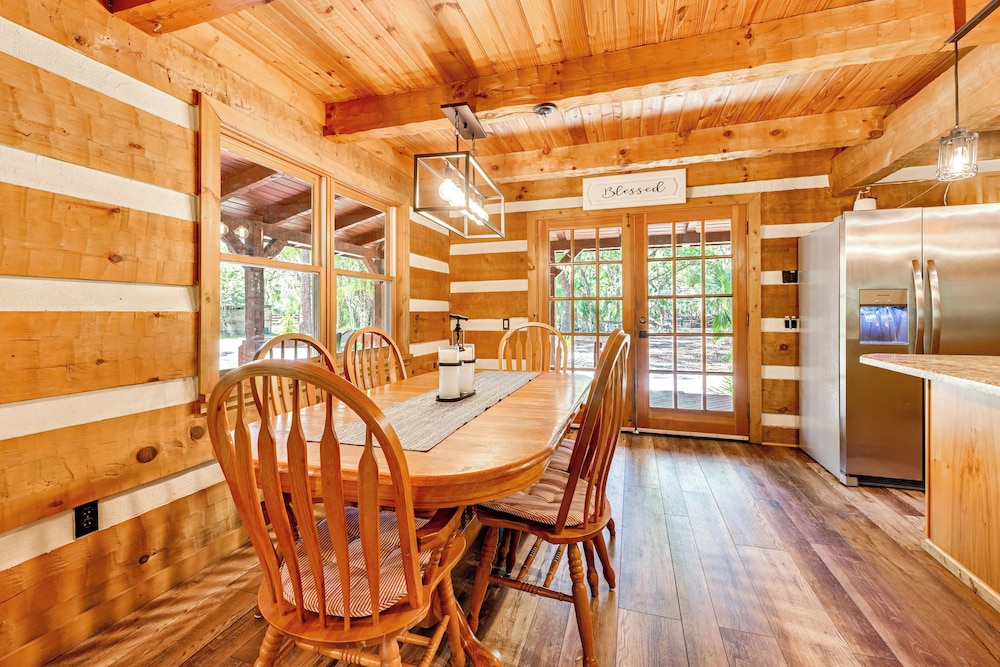Spacious Sebring Family Cabin w/ Fun Barn + Yard!