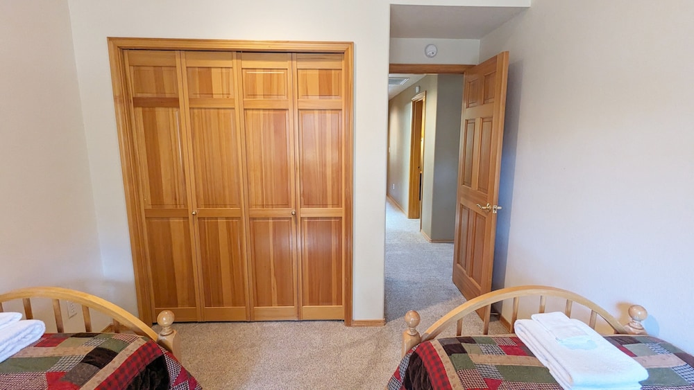 Mcnary 20 5 Bedroom Home