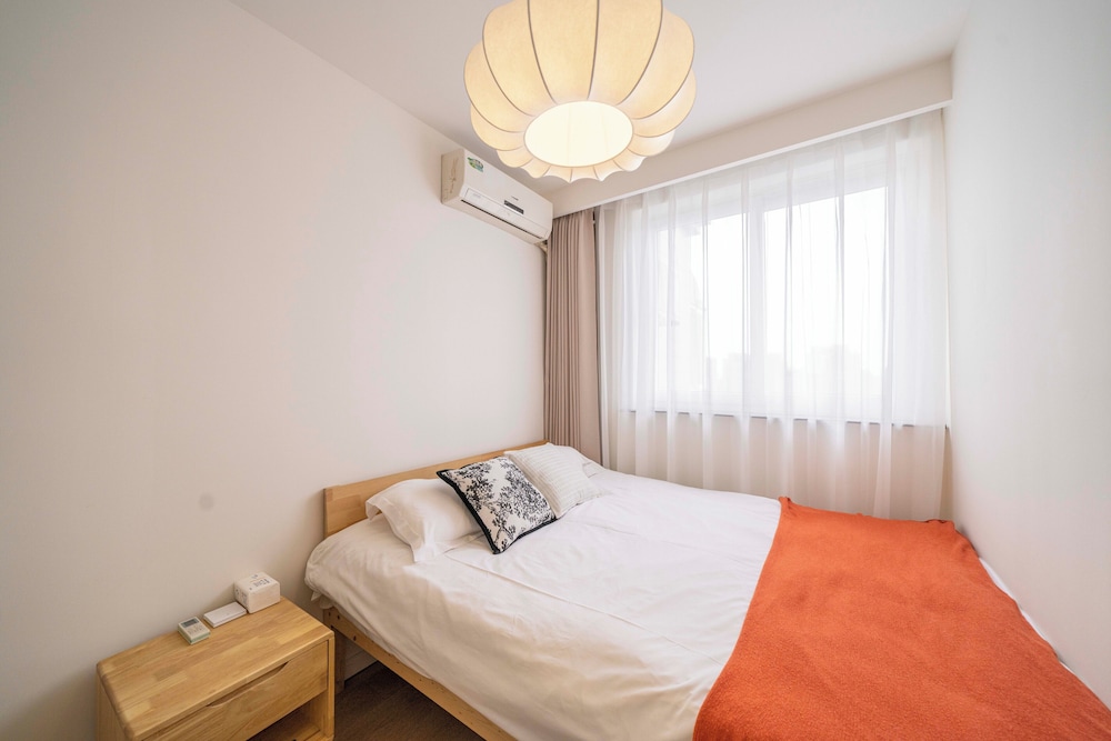 Book and Bed-Lujiabang