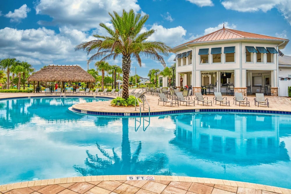 Luxury House in Storey Lake - Image 2