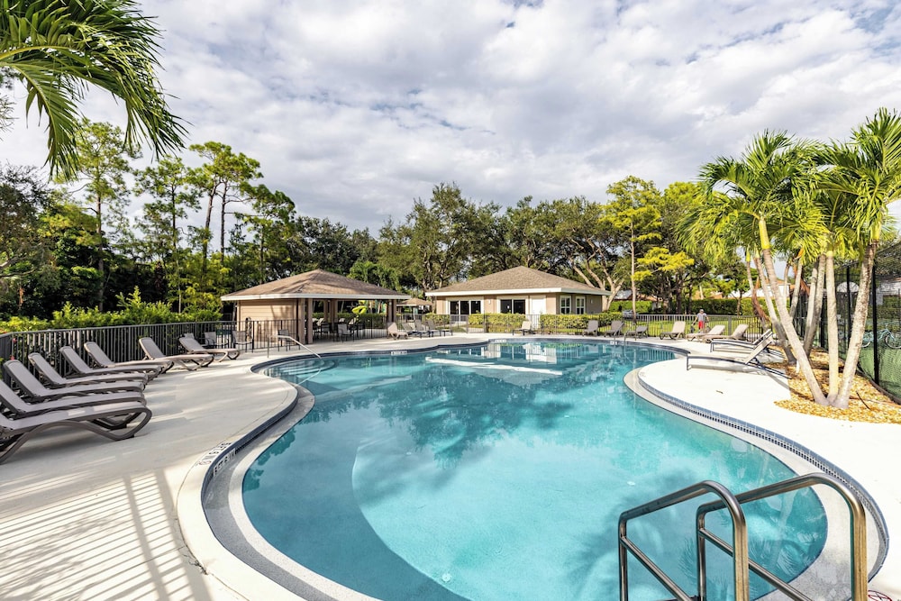 Private Pool, Firepit, Game Room Mins to Beaches + Community Amenities Casa Solara by Avantstay