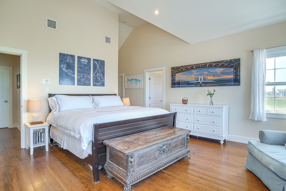 Stunning Ocean View! Beachfront Nantucket Retreat