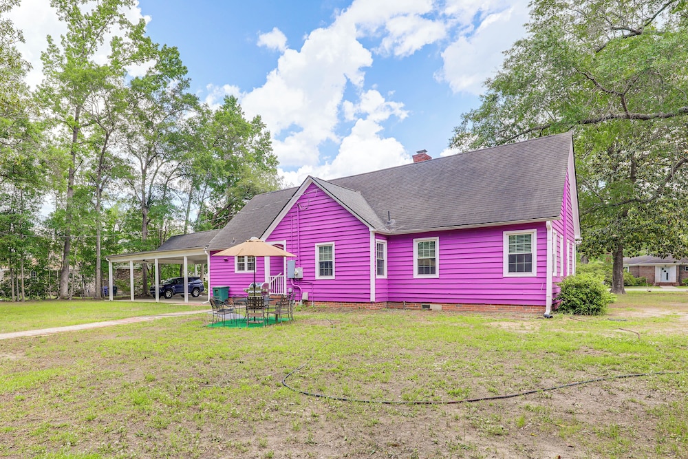 Home 1 Mi to Dtwn Conway: Great for Beach Days!