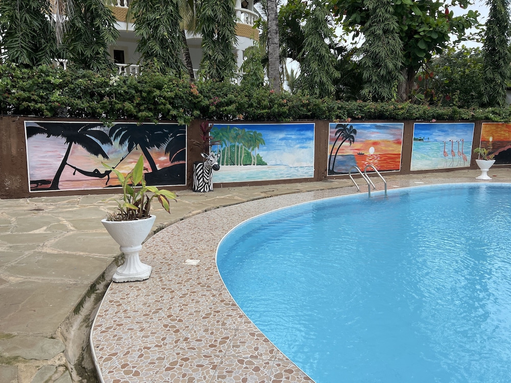 Charming and Remarkable15-bed Villa in Diani Beach view 4