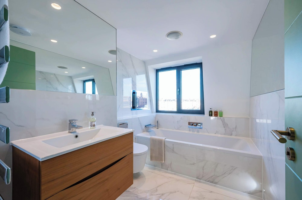 Maison De Brompton With 1 Bedrooms and 1 Bathrooms
