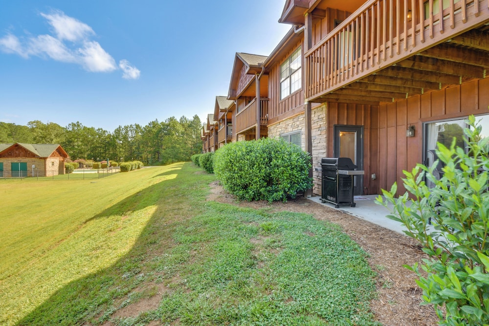 Scenic Outdoor Space: Lake Keowee Retreat!