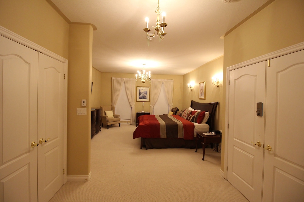 The White House Boutique Bed & Breakfast - Image 4