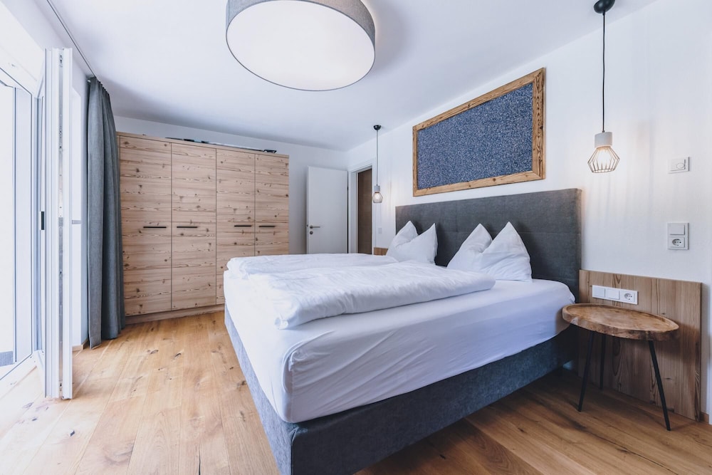 M1 - Balcony Apartment 3