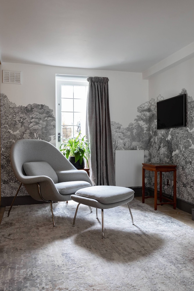 Molyneux Street II by Onefinestay