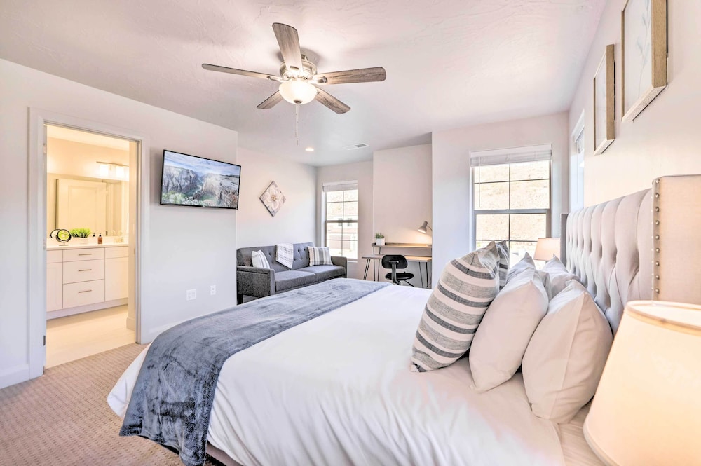 Washington Townhome: Game Room & Community Pool! view 2