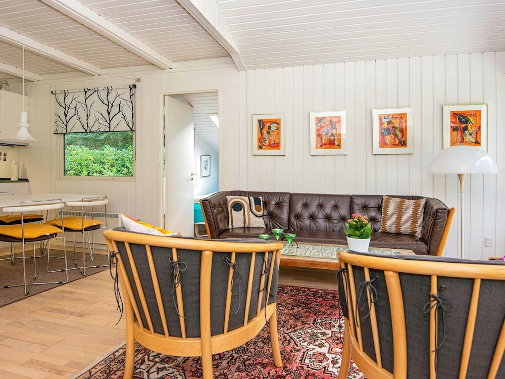 Tranquil Lakeside Retreat in Ry-by Traum view 2