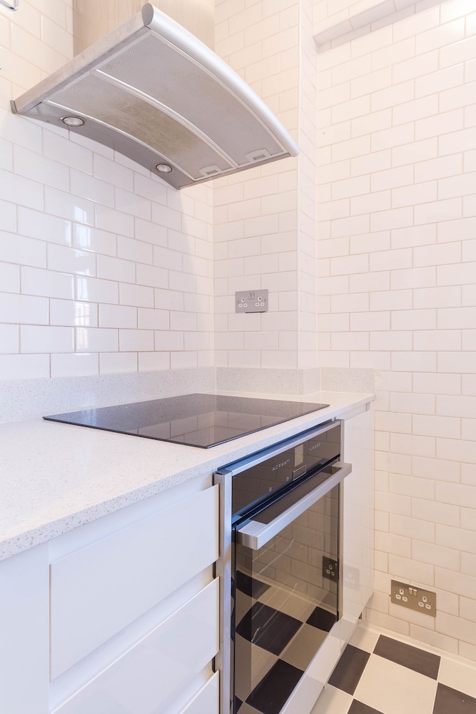 Chic 1 Bed Studio Flat In Popular Bloomsbury