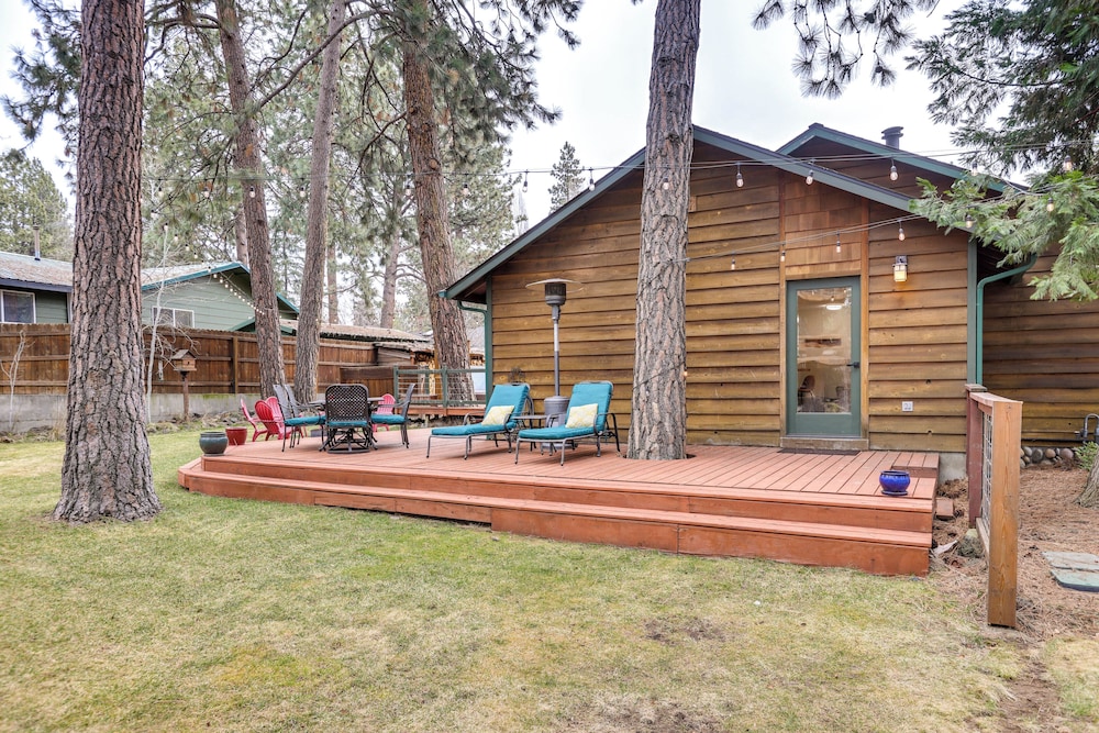 3 Mi to Old Mill District: Family Retreat w/ Yard