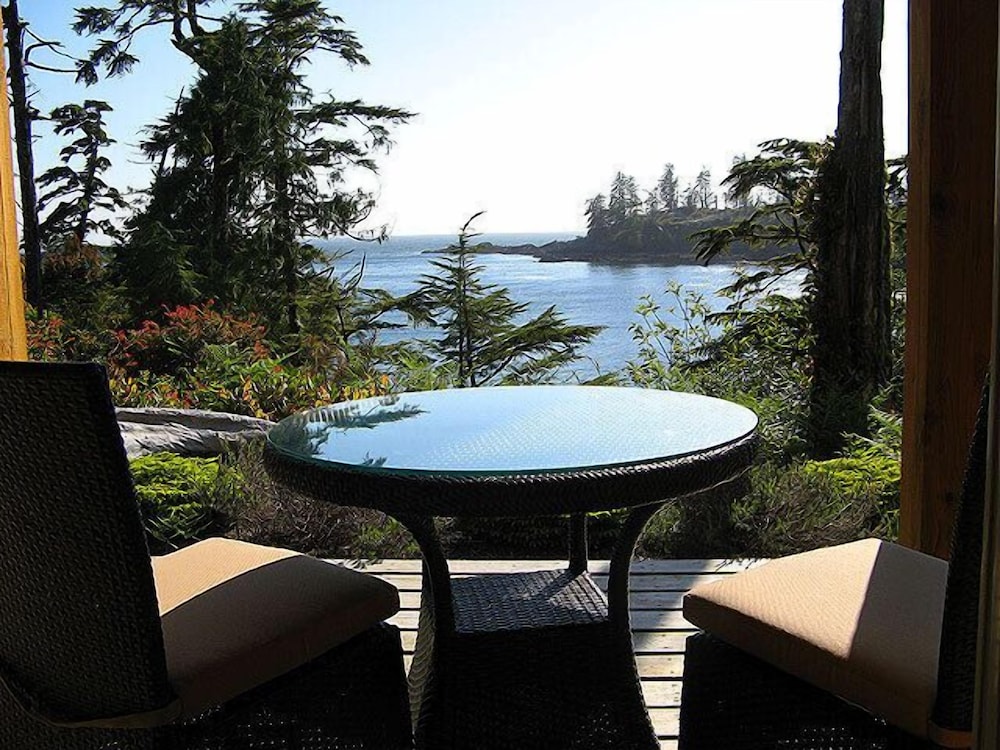 Reef Point Oceanfront B & B