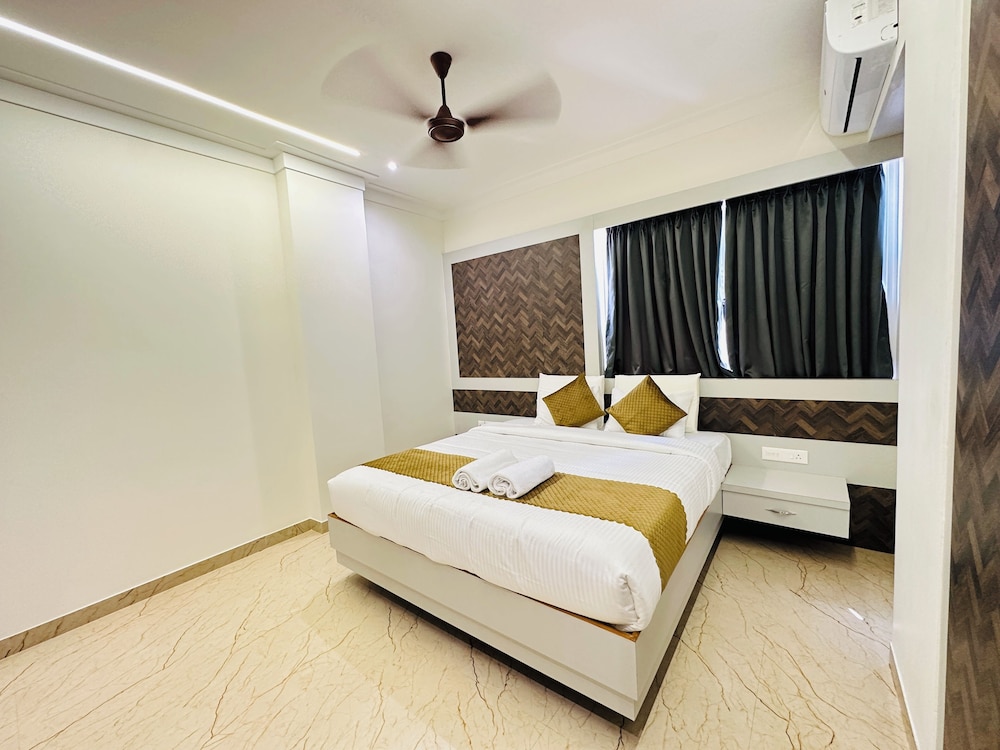 Shambhavi Hotel & Convention Centre