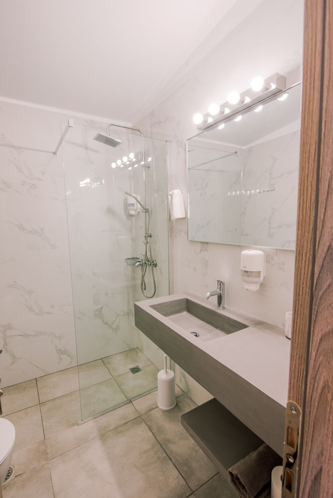Photo 62