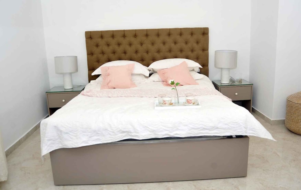 Amazing one Bedroom Apartment in Amman, Elwebdah 4 view 4