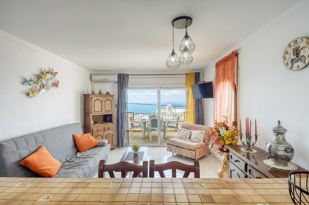Apartment in Roses Near Cap de Creus