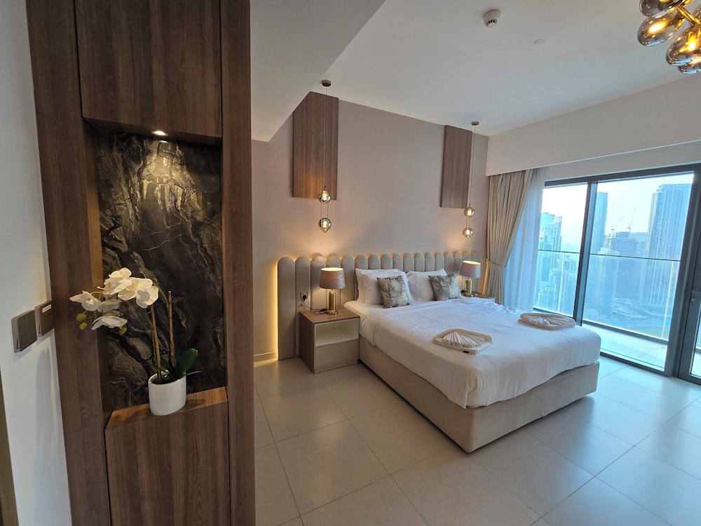 Royale Highend Burj and Fountain View