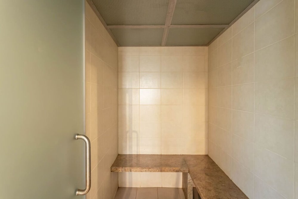 2BR w Pool Sauna 2km to Baga Calangute Beach